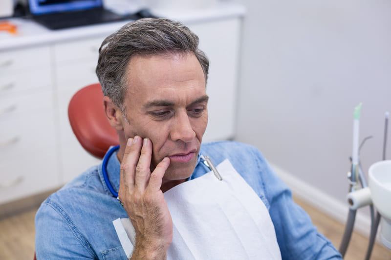 ¿Se puede colocar un implante dental sin dolor?